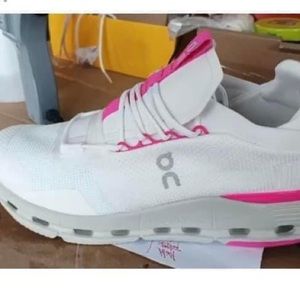 Wore once size 6 onclouds